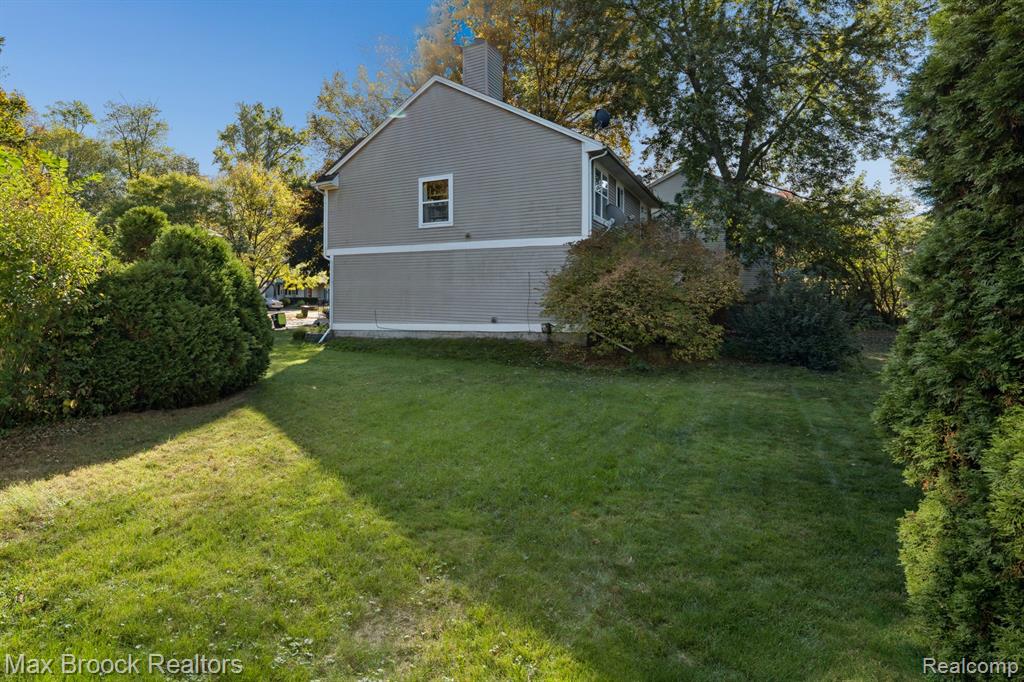 758 Huntclub Boulevard, Auburn Hills, MI 48326 — Photo 37