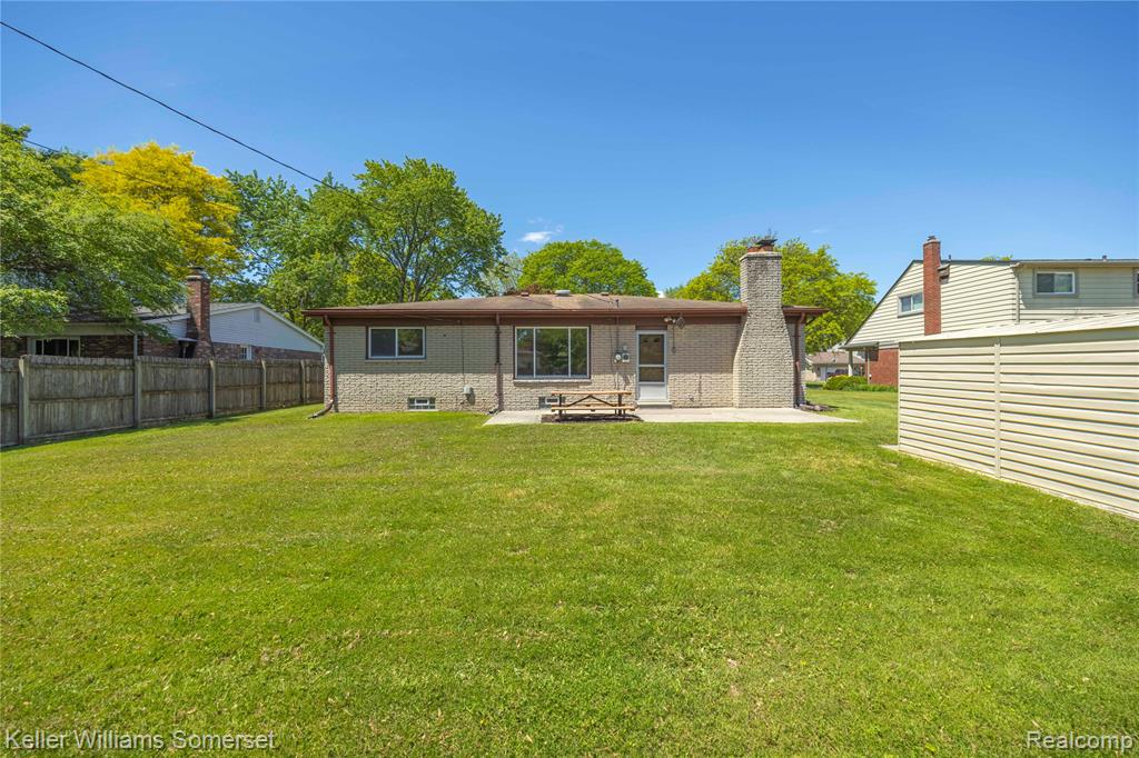 5292 ABINGTON Drive, Troy, MI 48085 — Photo 34