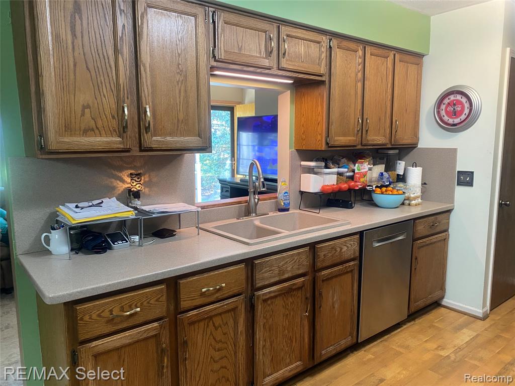 5057 Sandalwood Drive, Grand Blanc, MI 48439 — Photo 11