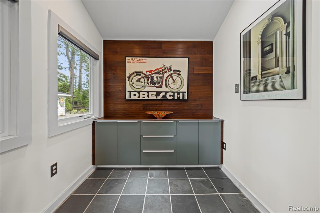 817 Fernwood Road, Royal Oak, MI 48067 — Photo 9