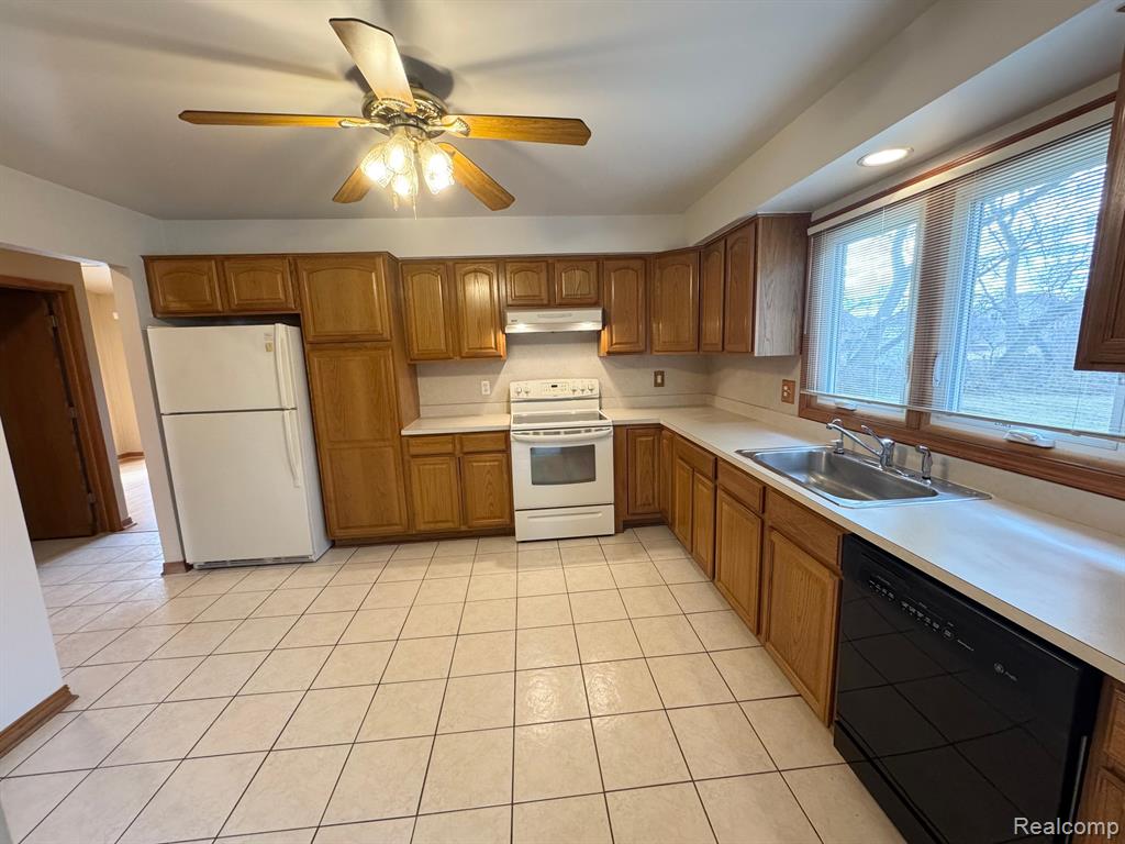 52702 HUNTERS POINTE, Macomb, MI 48042 — Photo 6
