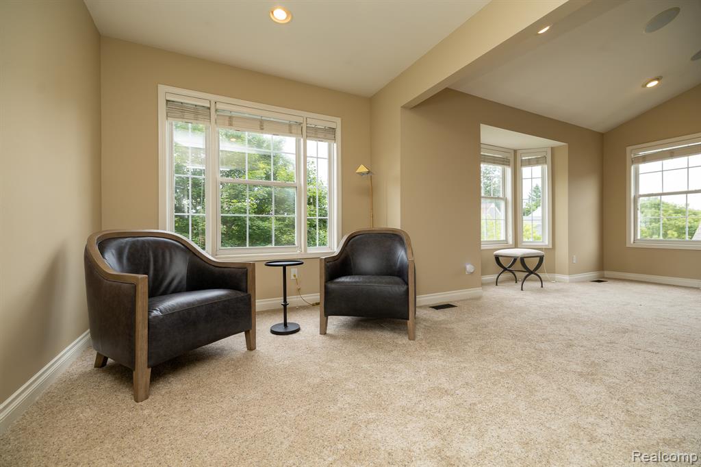 4910 Knollcrest Court, Commerce Twp, MI 48382 — Photo 29