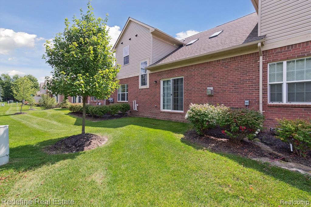 48526 Eastbridge Drive, Canton, MI 48188 — Photo 36