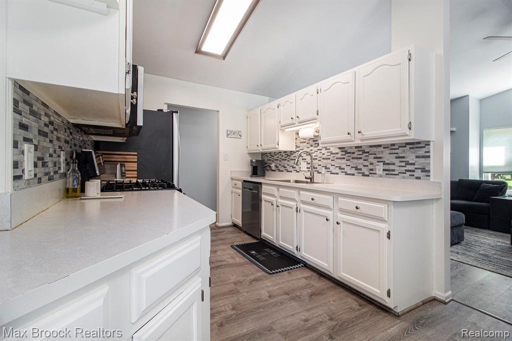 761 Stoney Drive, South Lyon, MI 48178 — Photo 12