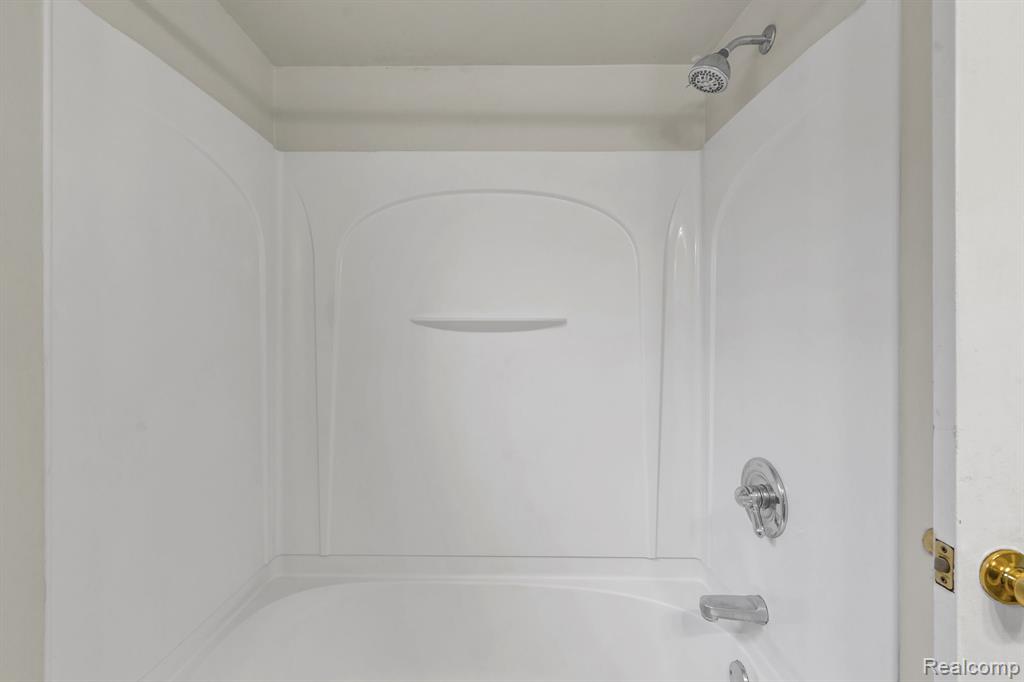 18257 Indian, Redford, MI 48240 — Photo 11