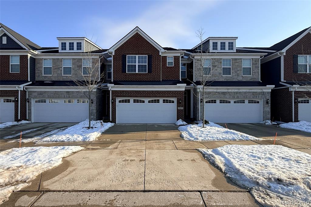 43635 CHANCELLOR LANE, Novi, MI — Photo 2