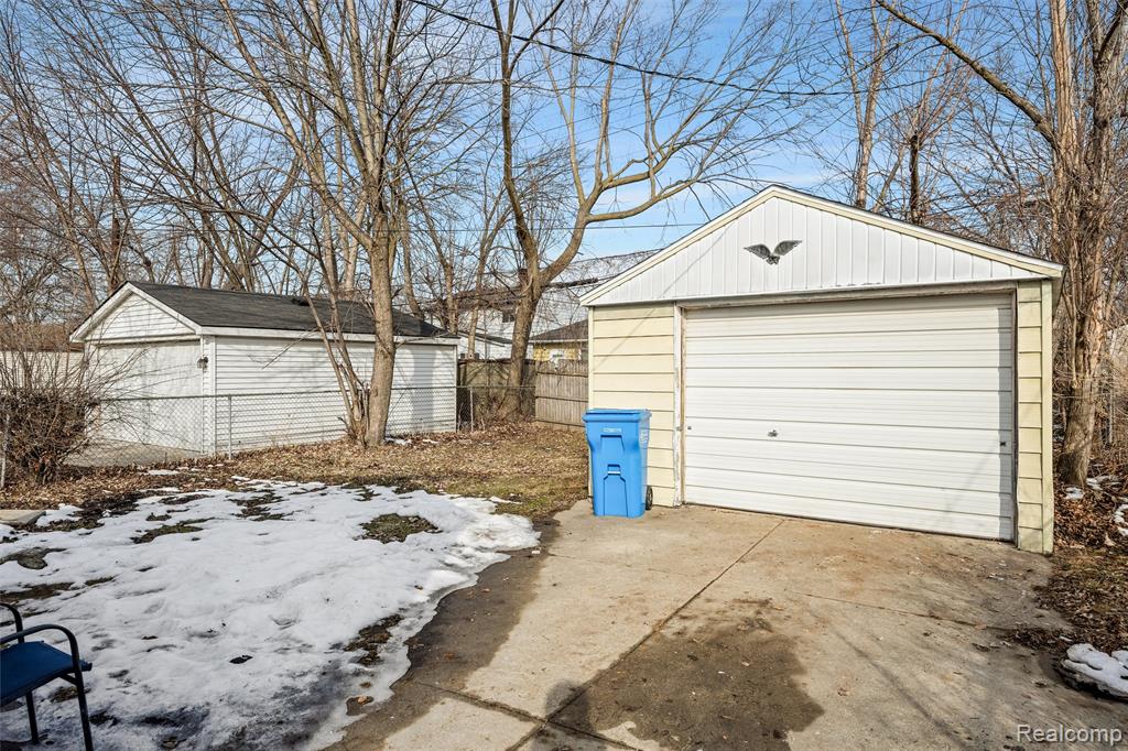 623 E Brockton Avenue, Madison Heights, MI 48071 — Photo 15