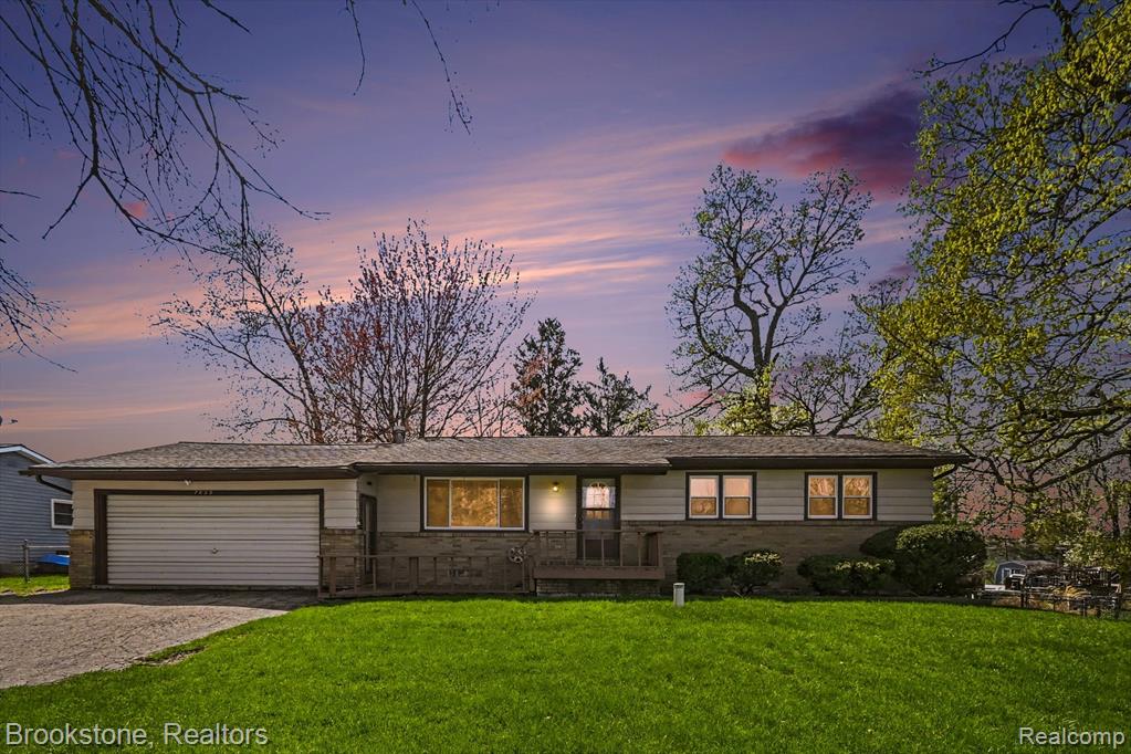7829 W St Joe Highway, Lansing, MI 48917 — front exterior