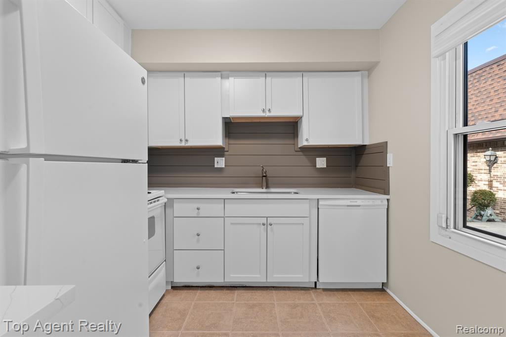 5095 Crooks Road, 1, Royal Oak, MI 48073 — Photo 9