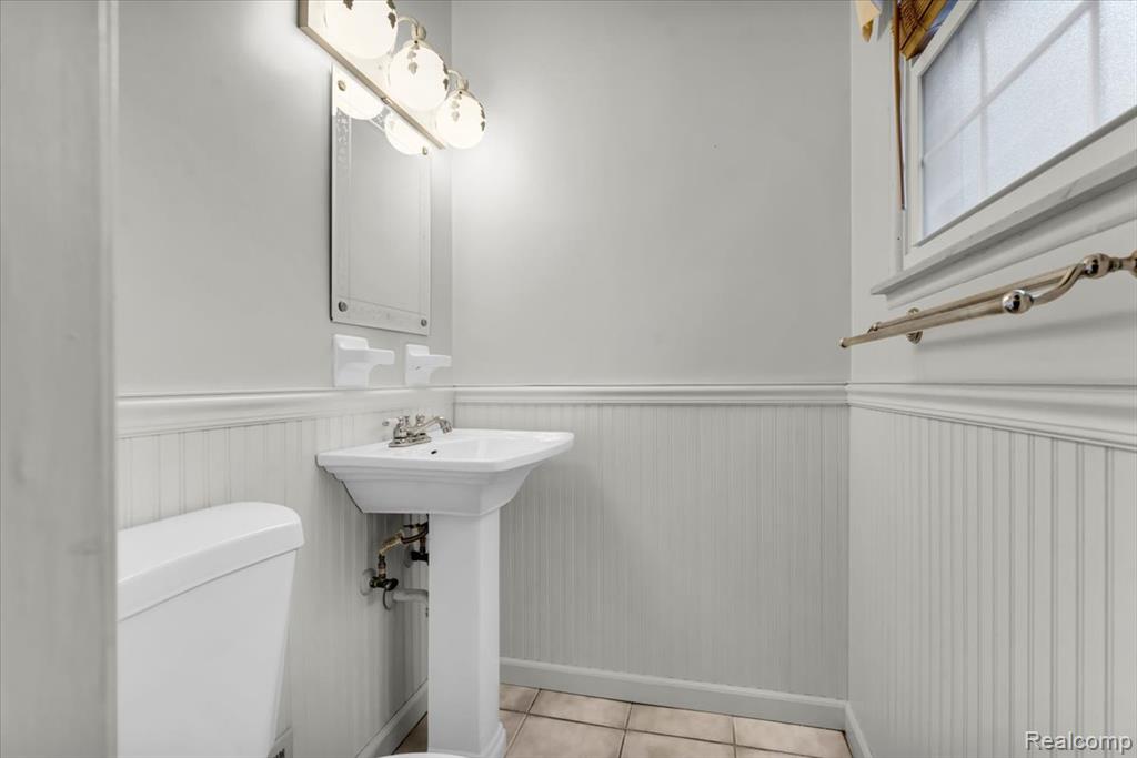 4460 Bristolwood Drive, Flint, MI 48507 — Photo 15