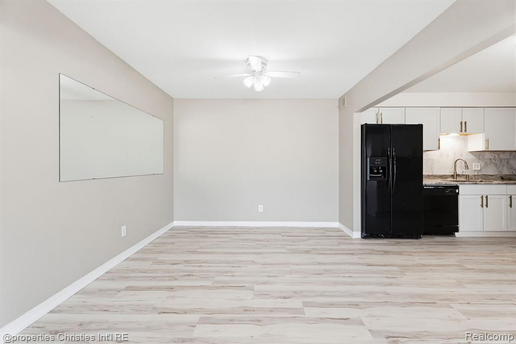 8700 Common Road, Warren, MI 48093 — Photo 9