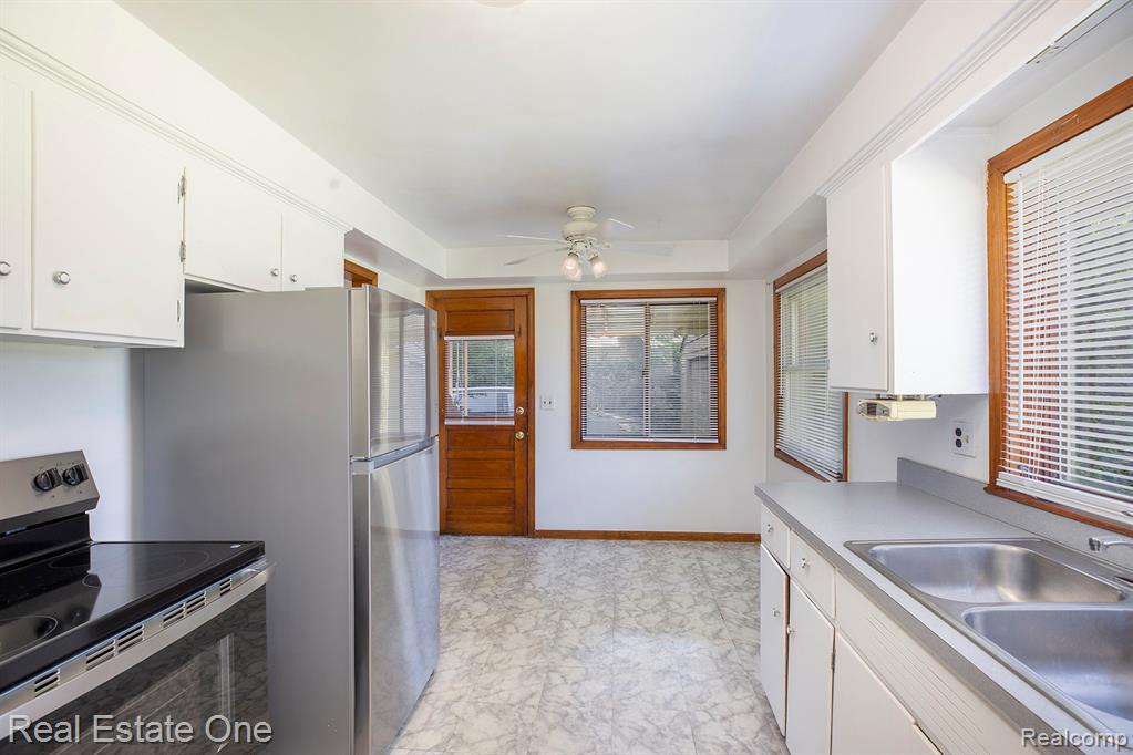 51341 Neumaier Drive, Shelby Twp, MI 48316 — Photo 9