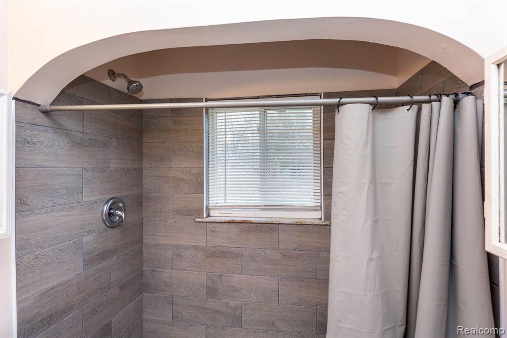 8175 BELLMAN, Shelby Twp, MI 48316 — Photo 17