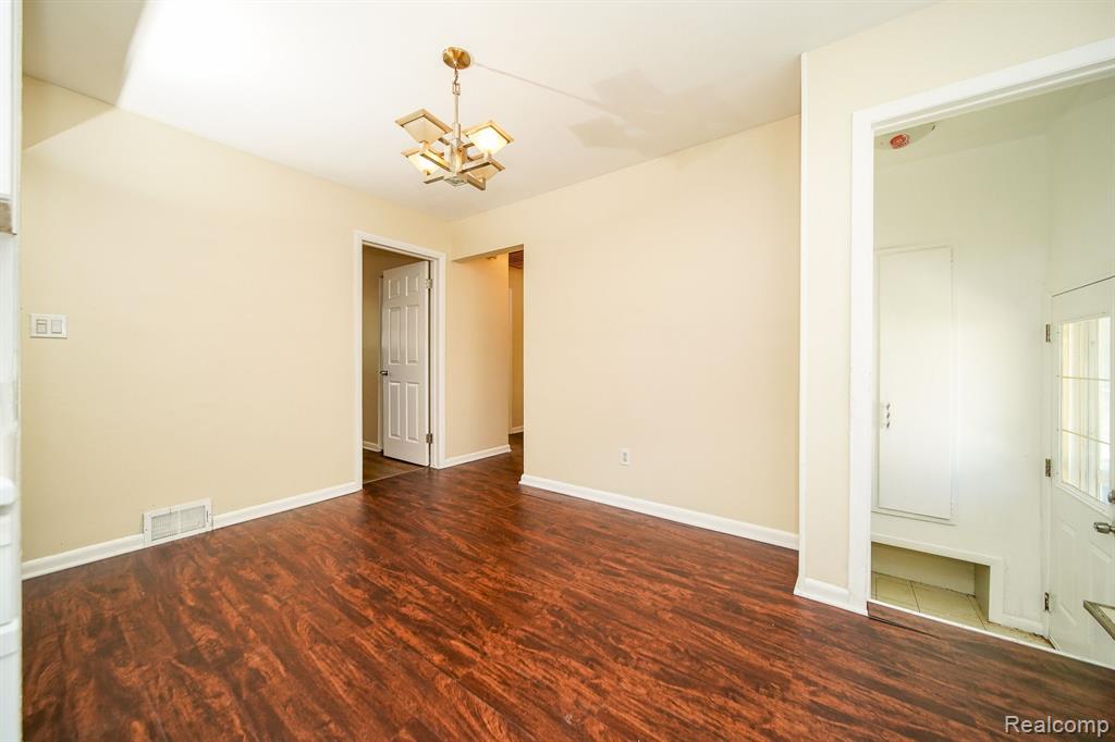 4620 DUDLEY Street, Dearborn Heights, MI 48125 — Photo 17