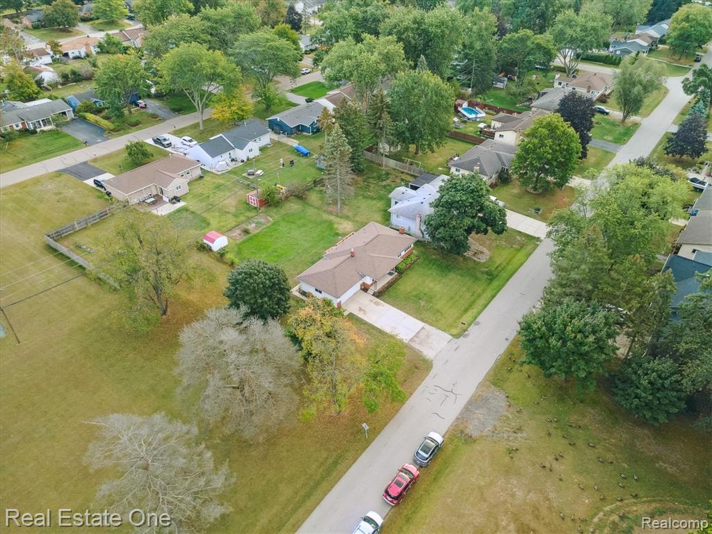 2436 Woodlawn Street, Wolverine Lake, MI 48390 — Photo 69