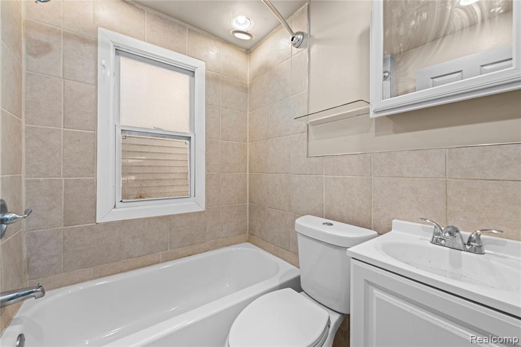 705 Cleophus Parkway, Lincoln Park, MI 48146 — Photo 12