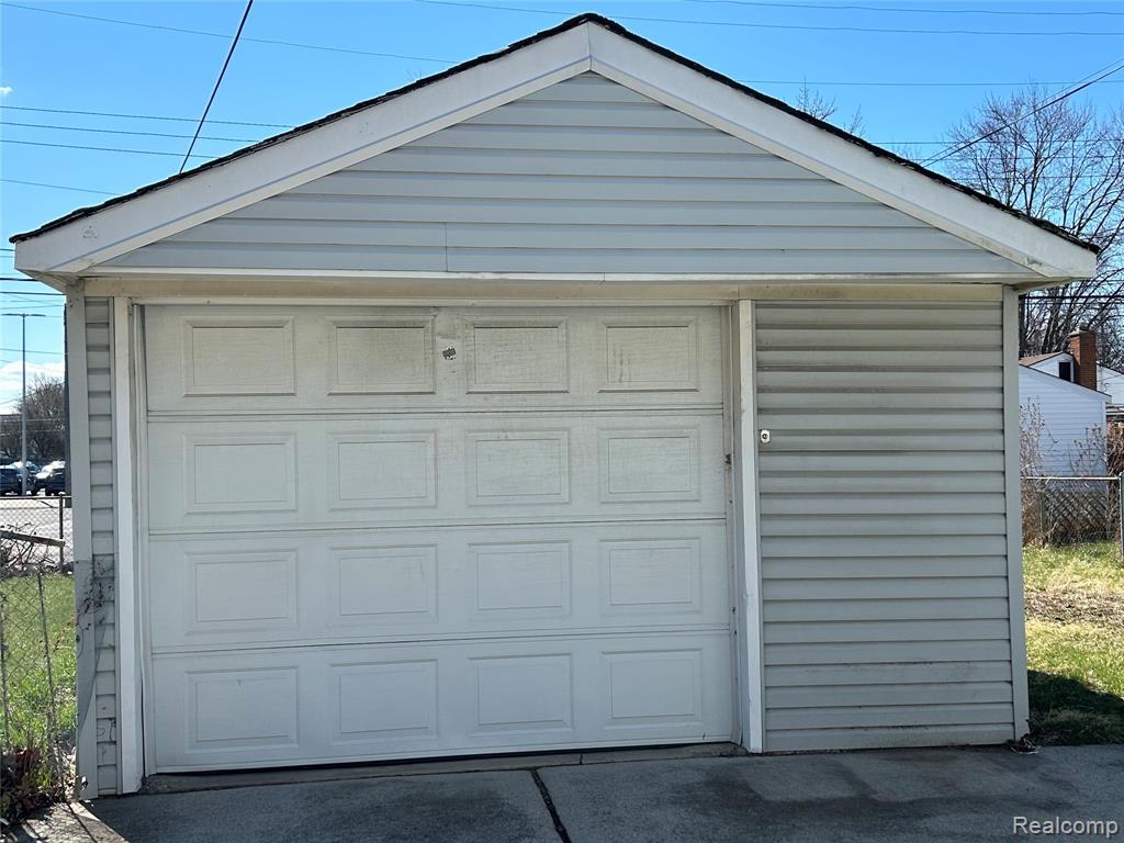7546 Sterling, Center Line, MI 48015 — Photo 27