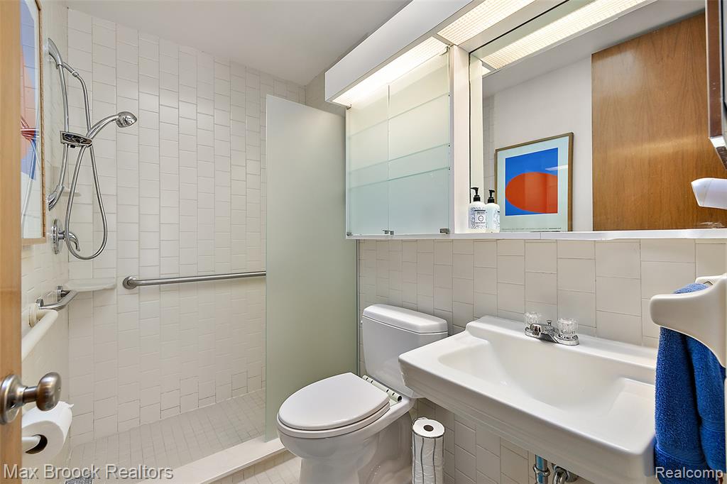6020 Northfield Road, West Bloomfield, MI — Photo 20