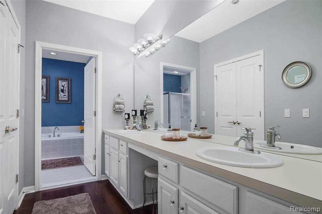 16822 Lochmoor Circle W, Northville, MI 48168 — Photo 28