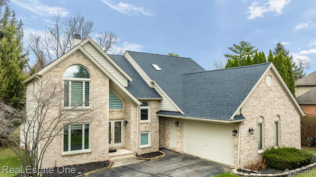 6246 Lindsay Court, West Bloomfield, MI 48324 — Photo 2
