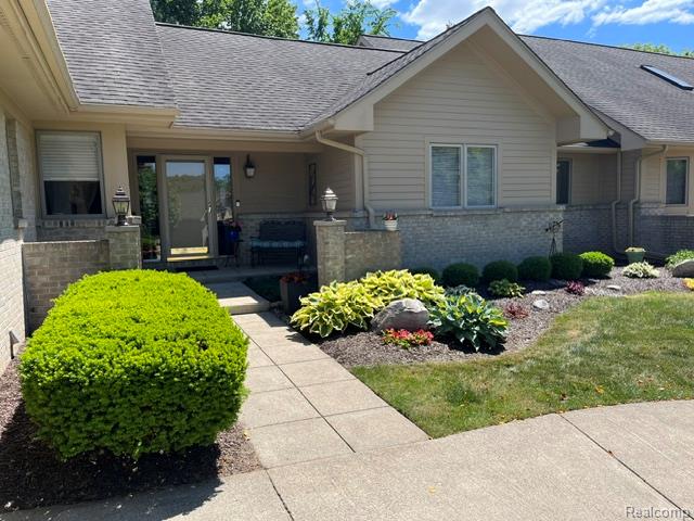 4514 Ravenwood Drive, Grand Blanc, MI 48439 — Photo 2
