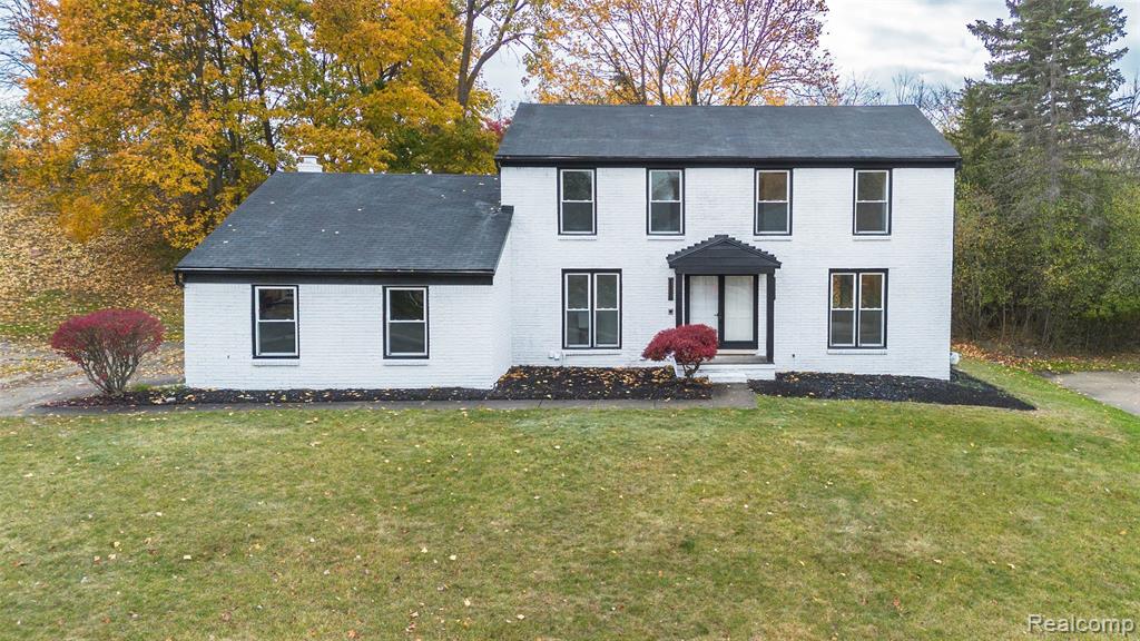 5435 Tequesta Drive, West Bloomfield, MI 48323 — front exterior