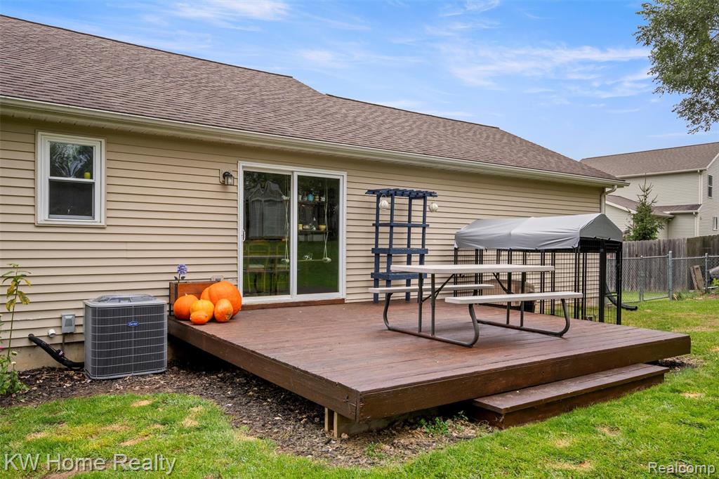500 Clearwater Drive, Perry, MI 48872 — Photo 46