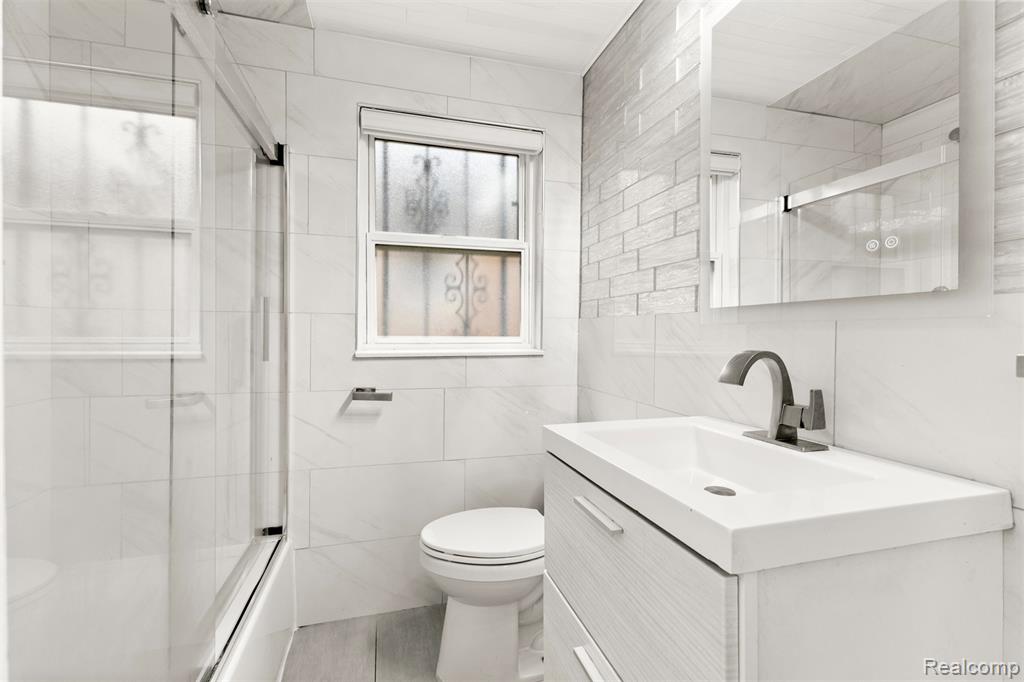 4775 ORCHARD Avenue, Dearborn, MI 48126 — Photo 16