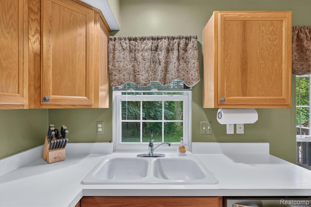 827 Westbrooke Drive, South Lyon, MI 48178 — Photo 9