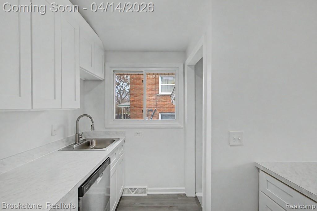 29242 Shirley Avenue, Madison Heights, MI 48071 — Photo 17