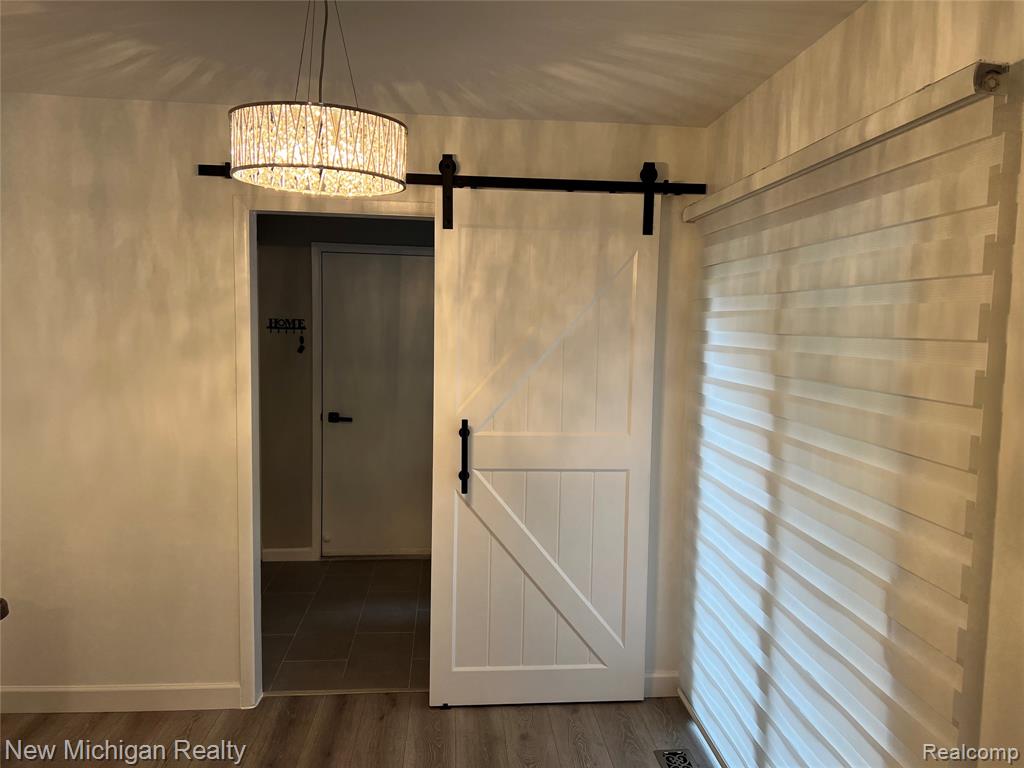 5658 DRAKE HOLLOW Drive E, West Bloomfield, MI — Photo 9