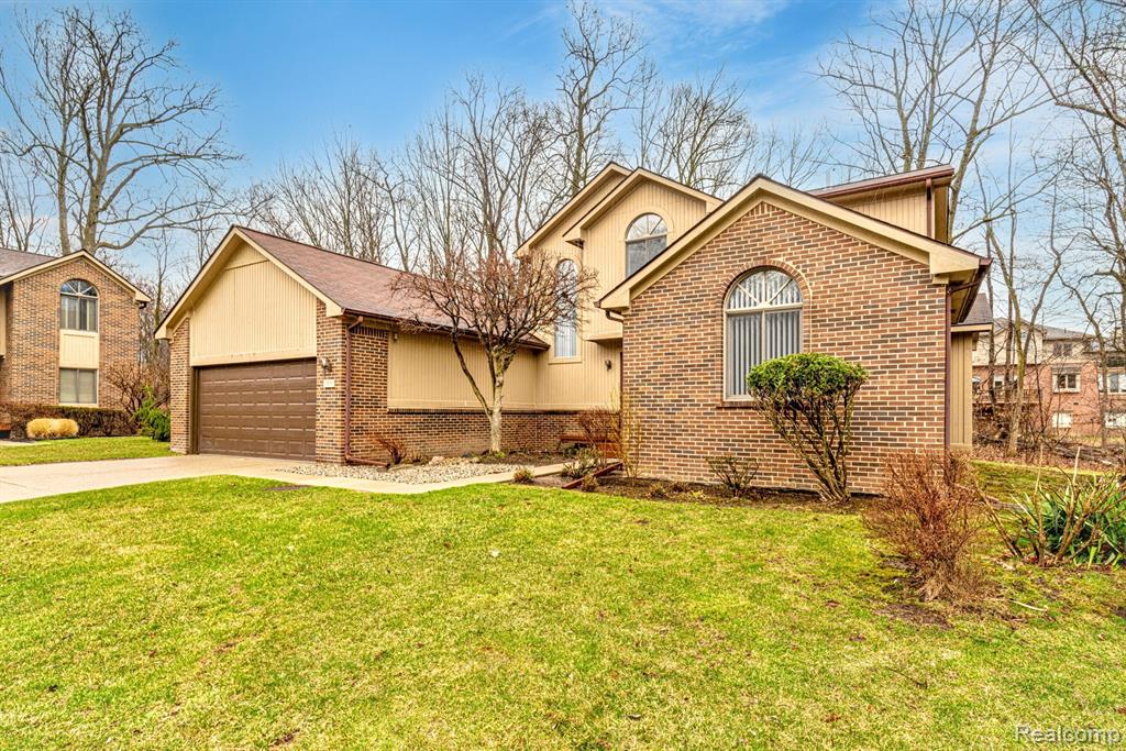 7375 PEPPER Creek, West Bloomfield, MI — Photo 4