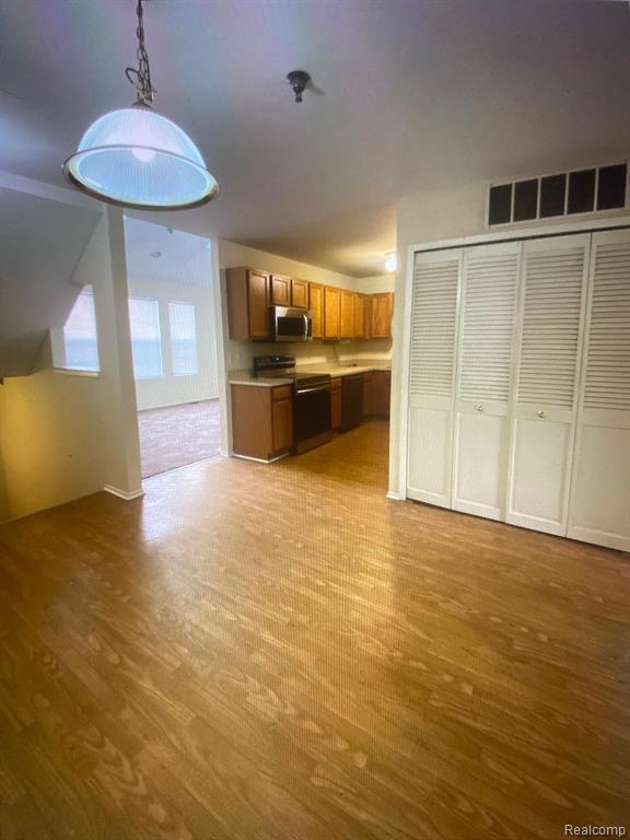 23256 CORNERSTONE VILLAGE Drive, Southfield, MI 48075 — Photo 4