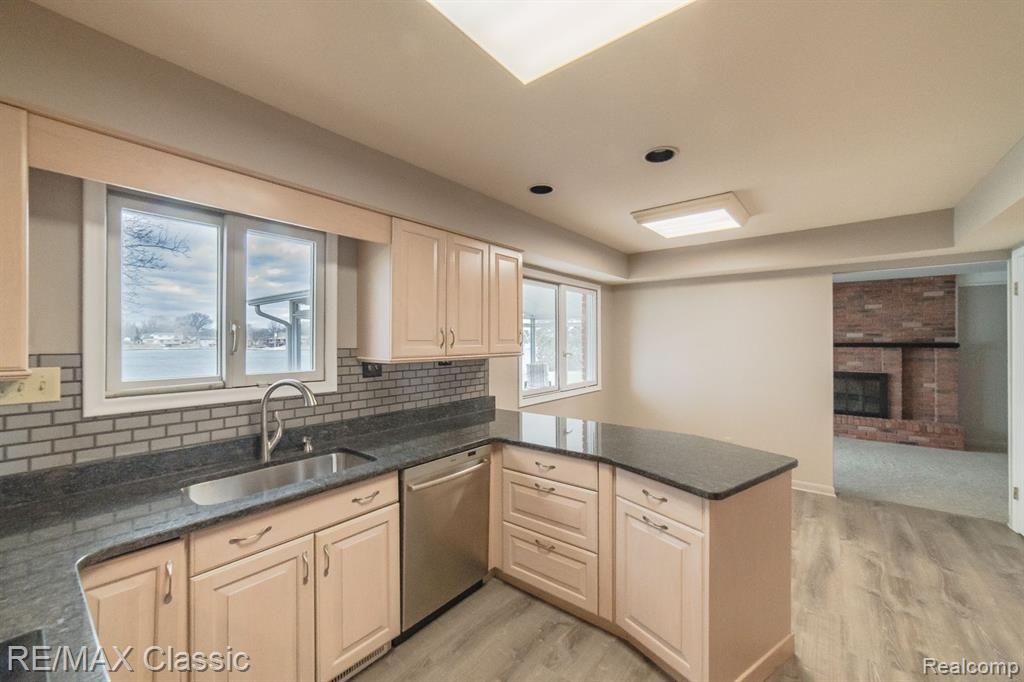 1587 Three Lakes Drive, Troy, MI 48085 — Photo 11