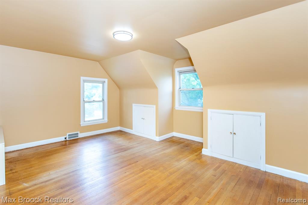 25830 Berkley Avenue, Huntington Woods, MI — Photo 26