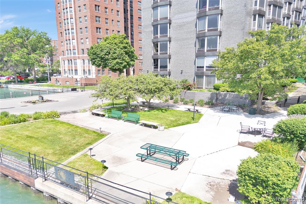 8200 E Jefferson Ave, 1610, Detroit, MI 48214 — Photo 72