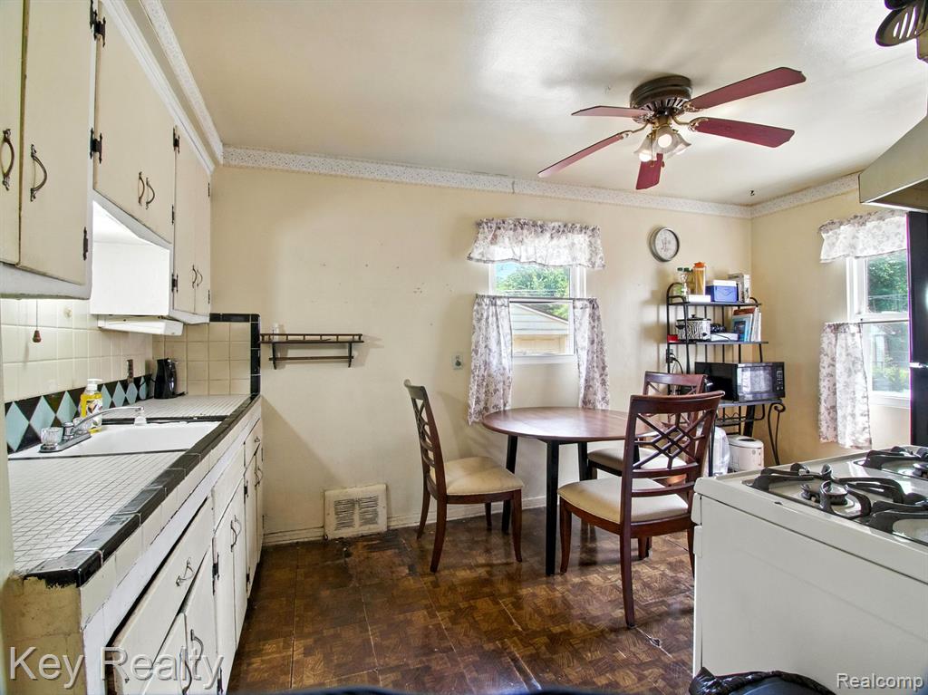1225 S Annabelle Street, Detroit, MI 48217 — Photo 5