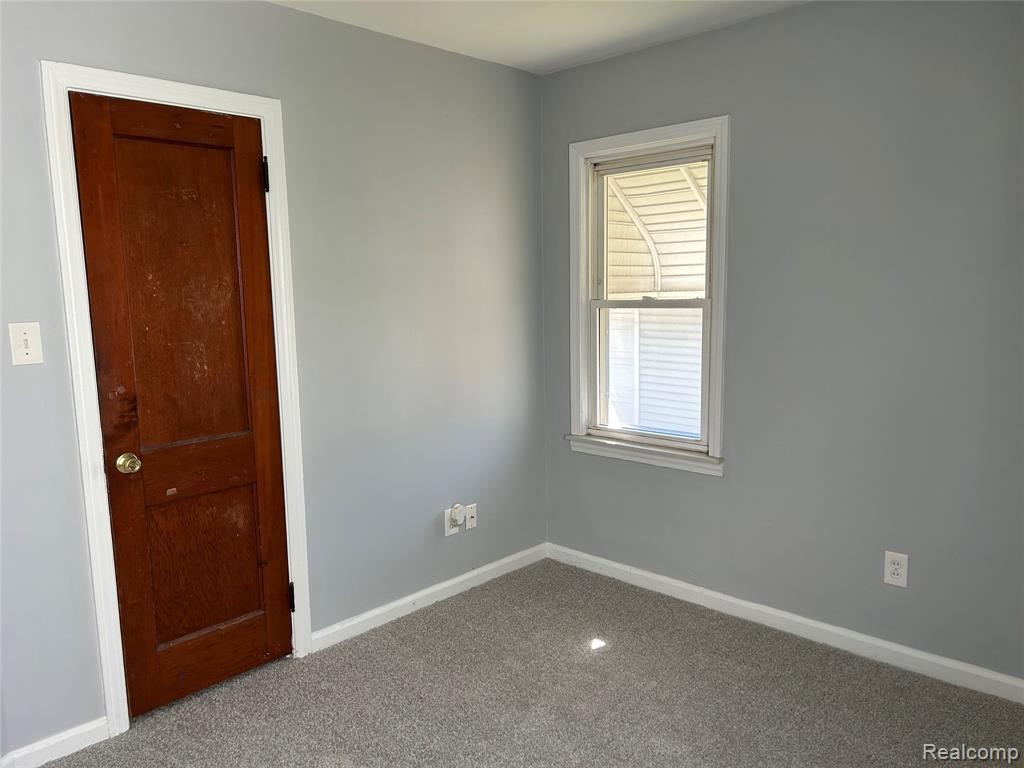 7546 Sterling, Center Line, MI 48015 — Photo 11