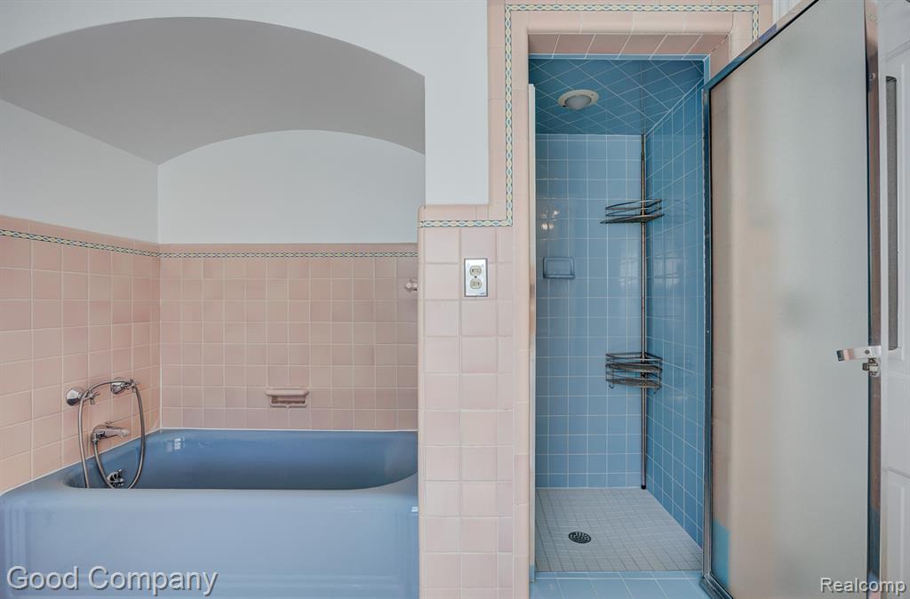 20 OXFORD Boulevard, Pleasant Ridge, MI — Photo 48