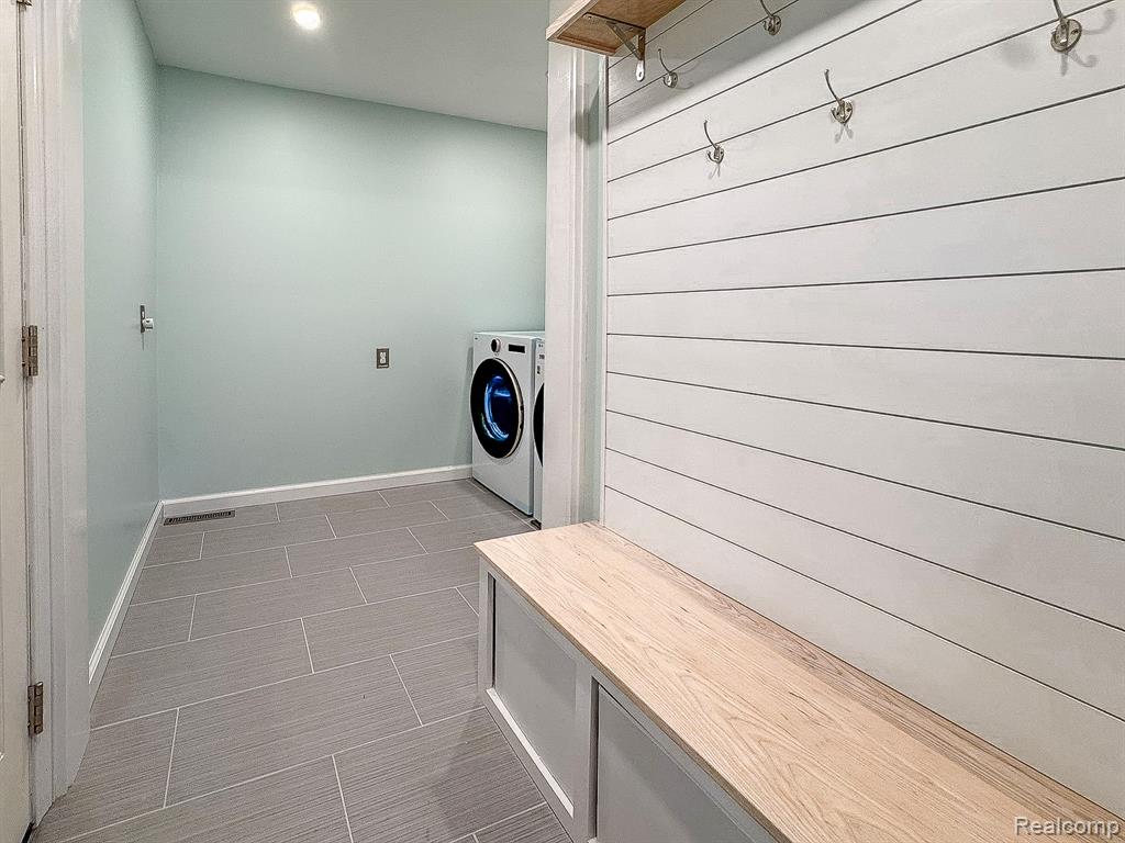 8140 Staghorn Trail, Clarkston, MI 48348 — Photo 11