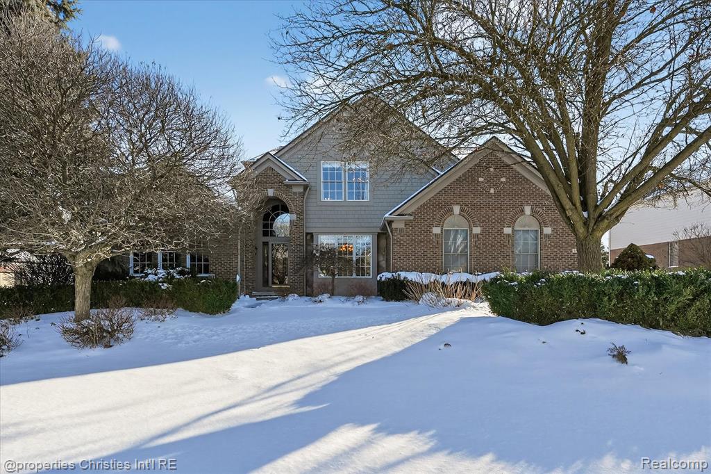 16224 Oak Forest Court W, Northville, MI 48168 — Photo 2