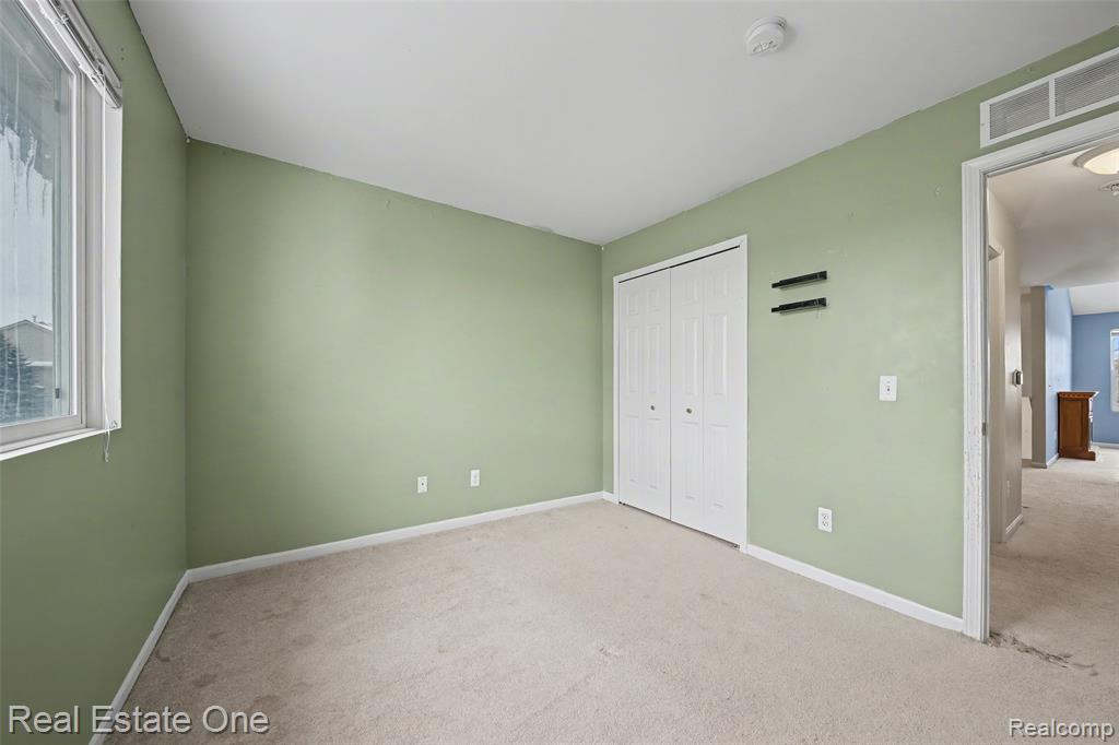 666 Lydia Lane, Pontiac, MI 48341 — Photo 16