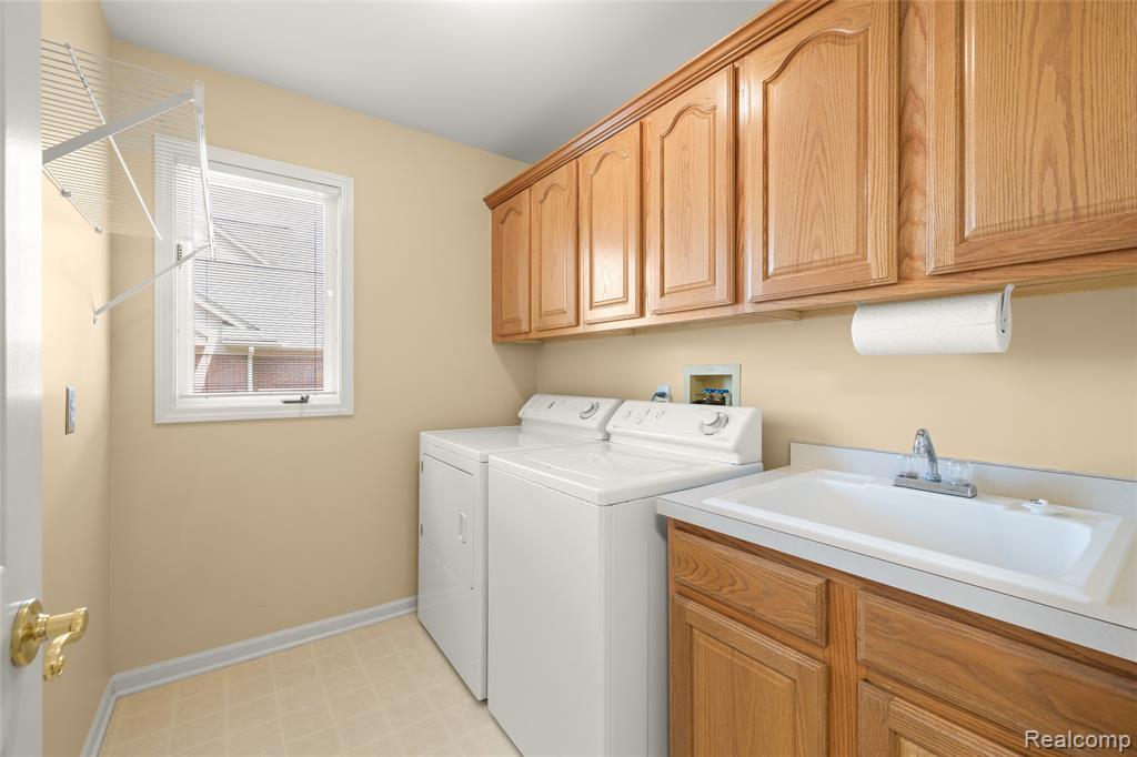9124 Countrywood Drive, Plymouth, MI 48170 — Photo 16