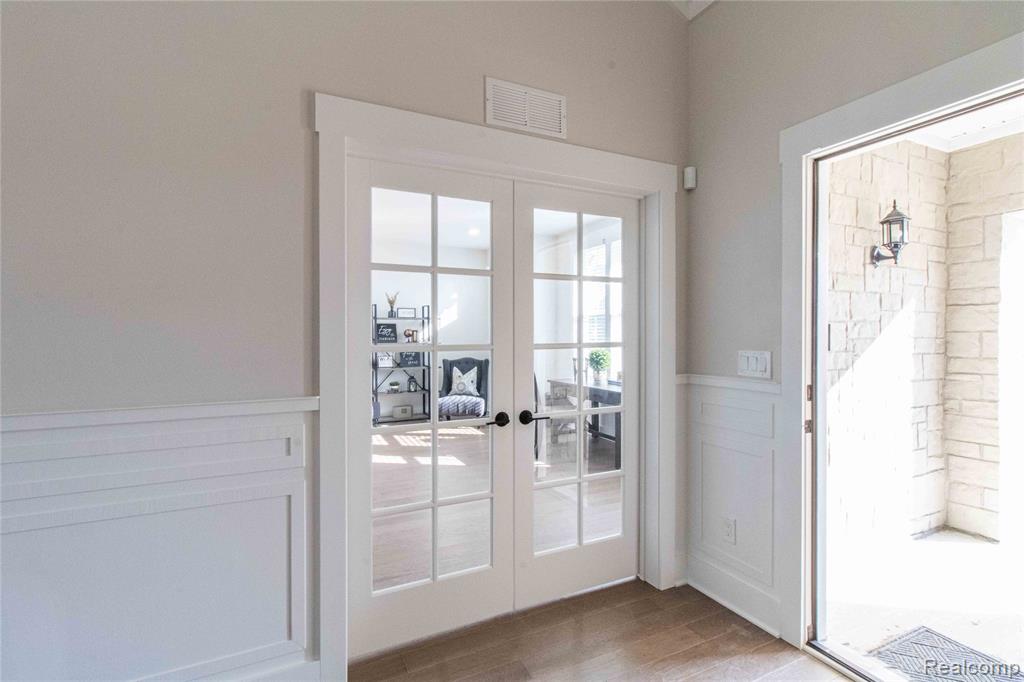5532 Timber Glen Court, Ann Arbor, MI 48108 — Photo 4