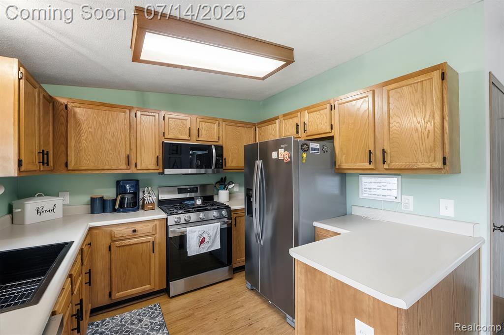 5891 Campbell Corners Drive, Howell, MI 48855 — Photo 9