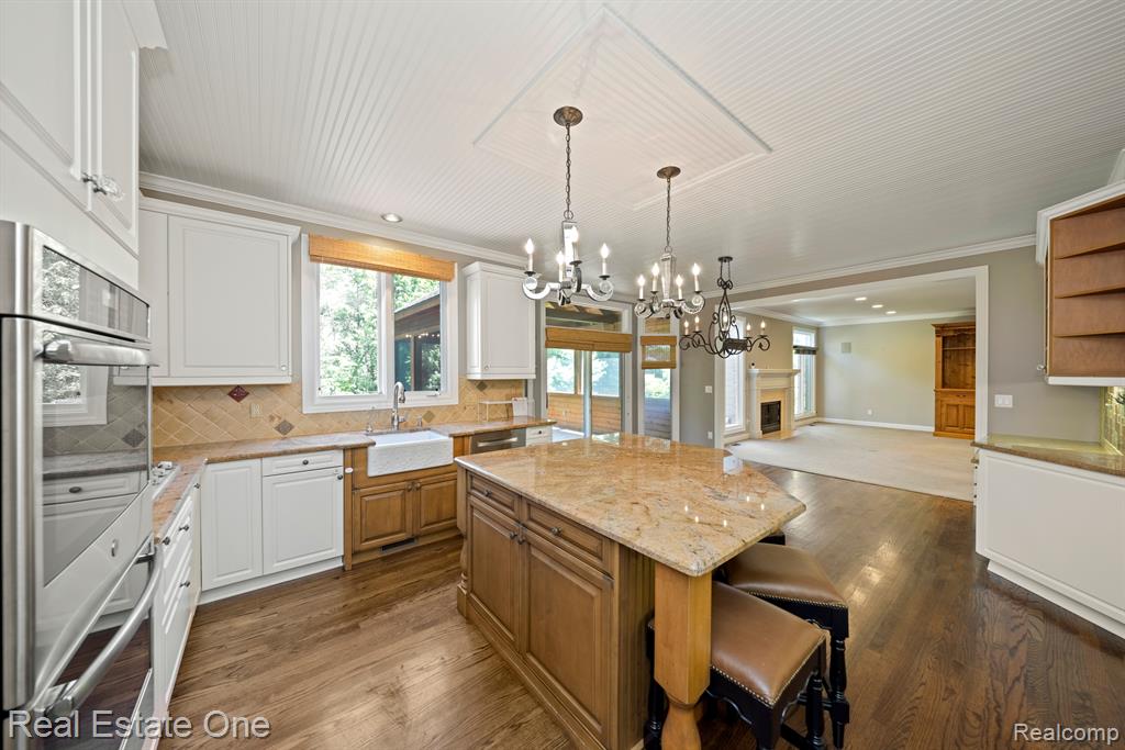 6745 CHARING Crossing, West Bloomfield, MI — Photo 12