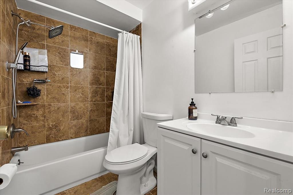 4775 Halberd Street, Commerce Twp, MI 48382 — Photo 24