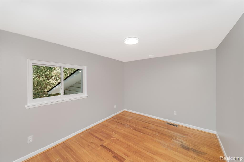 8239 Atha Street, White Lake, MI — Photo 13