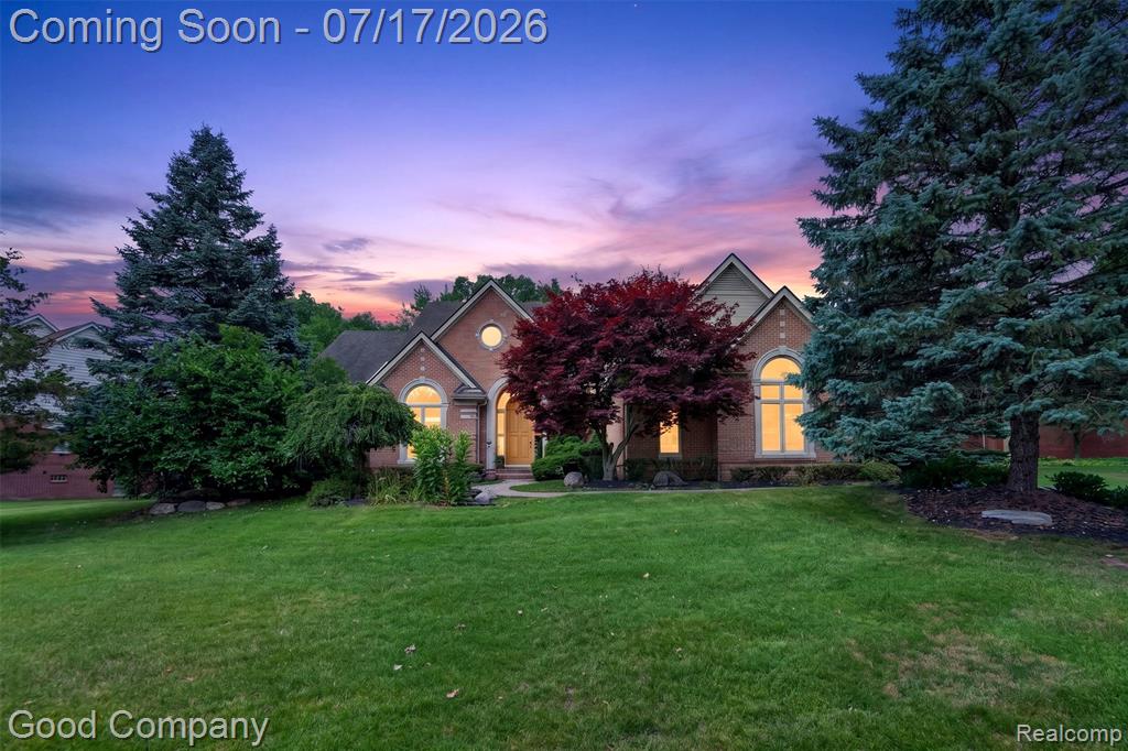 6698 Carlyle Court, West Bloomfield, MI — front exterior