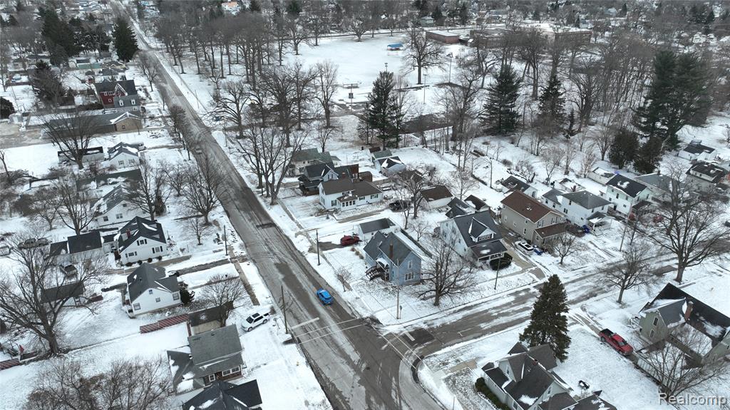 403 E King Street E, Owosso, MI 48867 — Photo 5